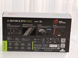 ASUS ROG Astral GeForce RTX 5090 32GB OC Edition (4 foto / 10)