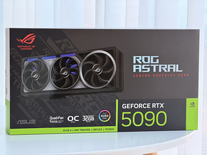 ASUS ROG Astral GeForce RTX 5090 32GB OC Edition (3 foto / 10)