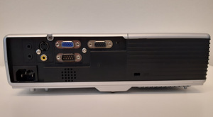 ПРОЕКТОР - TOSHIBA МОДЕЛЬ TLP-X 100 (2 фото из 3)