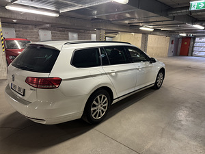 Volkswagen Passat B8 2015 1.4 (4 foto / 12)