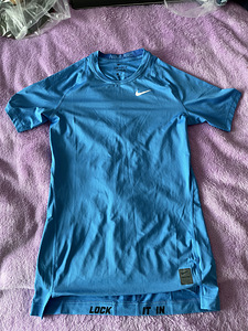 Nike футболка (1 фото из 1)