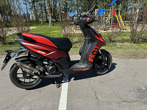 Продается APRILIA SR 50 MOTARD (6 фото из 6)