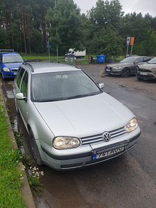 Volkswagen golf 4 (3 foto / 5)