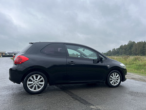 Toyota Auris 2.0d manuaal (8 foto / 13)
