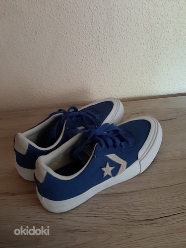 Converse tennised