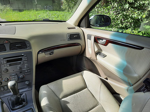 Volvo V70 2.4d мануал (6 фото из 15)
