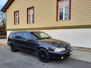 VOLVO V70 2.4 Turbo Üv. 03.2024 (11 foto / 15)