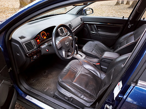 Opel Signum 3.2 V6 Full Options (6 foto / 15)