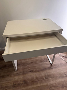 Micke laud/стол (3 фото из 5)
