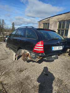 W203 varuosadeks (2 foto / 9)