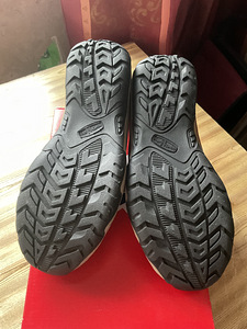 Кожаные кроссовки (3 фото из 6)