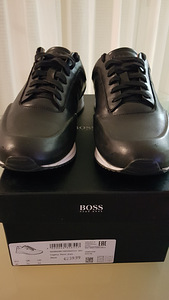 Hugo Bossi kingad, suurus 45