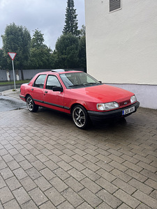 M: ford sierra 2,0 88kw (1 foto / 10)