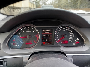 Audi A6C6 3.0 2005 (7 foto / 8)