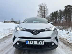 Toyota C-HR 1.2 bensiin automat 2017a. (3 foto / 8)
