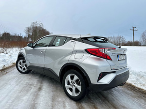Toyota C-HR 1.2 bensiin automat 2017a. (5 foto / 8)