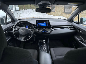 Toyota C-HR 1.2 bensiin automat 2017a. (7 foto / 8)
