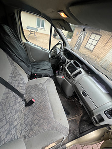 Opel Vivaro 1.9 74kw 2004 (8 foto / 9)