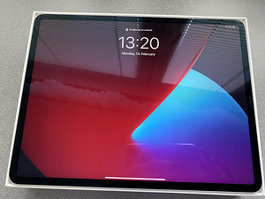 iPad Pro (12,9 дюйма) (4-го поколения) (1 фото из 5)