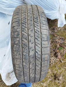 Продам 4 покрышки 225/60/17 (2 фото из 2)