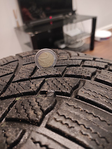 Шины 215/55 r17 (2 фото из 5)