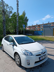 Toyota prius 1.8 73kv 2009.a (2 foto / 11)