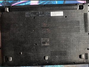 Acer Aspire E5 GTX920M (3 foto / 3)