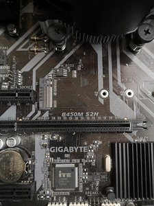 GIGABYTE B450M S2H V2 AM4 DDR4 ATX (4 foto / 4)