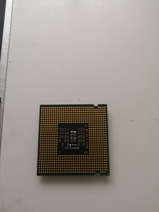 Четырехъядерный Intel Q8300 (3 фото из 3)