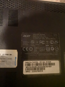 Acer Aspire One (5 foto / 5)