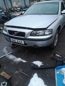 Volvo S60 2.4b 103kw Manuaal 02a Varuosad (1 foto / 9)