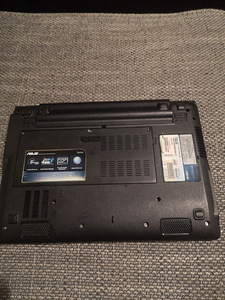 Asus UL20A 12.1" (7 foto / 8)