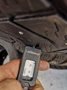 265/65R17 Yokohama Ice Guard IG65 5-6mm (6 foto / 6)