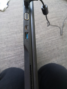 Fujitsu Lifebook E558 i3-7130U,8GB DDR4, 256GB SSD,4G LTE (7 foto / 9)