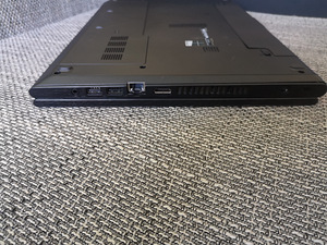 Dell Inspiron 3542 i3-4030U,4GB,250GB SSD,3-4h, TouchScreen (8 foto / 10)