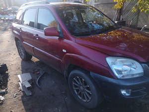 Kia Sportage 2.0b 104kw 05a Varuosadena (2 foto / 8)