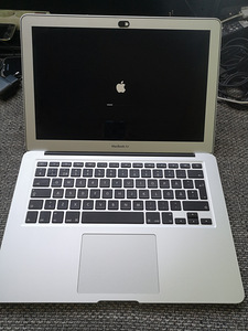 Apple Macbook Air 2017 i5, 8GB/128GB SSD (7 foto / 10)
