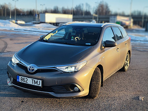 Toyota Auris (1 фото из 5)