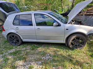 Volkswagen golf 4 varuosadeks (5 foto / 7)
