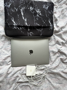 MacBook Pro 13” M1 (4 foto / 7)