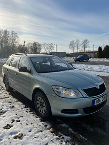Skoda Octavia 1.2 77kV (2 foto / 11)