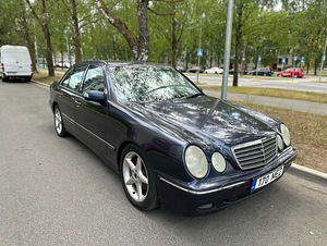 Мерседес е270 2.7 cdi 125кВт (3 фото из 5)