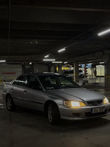 Honda Accord 2002 100kw (1 foto / 9)
