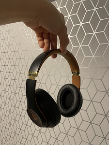 Beats Studio 3 (8 фото из 8)