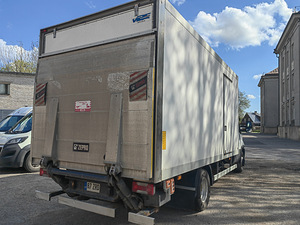 Auto kere / Kaubiku kast (1 foto / 1)