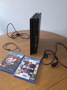 PlayStation 4 Pro 1TB +2 пульта +2 игры (3 фото из 4)