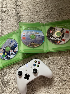 Xbox one x 1TB + 3 mängu (2 foto / 2)