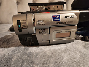 Videokaamera Sony HandyCam Video8 XR (2 foto / 3)