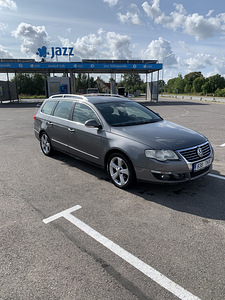 VW Passat. 2.0 D. 103kw. Автомат. 2005/12 (1 фото из 15)