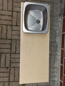 Köögivalamu koos lauaga (1 foto / 2)